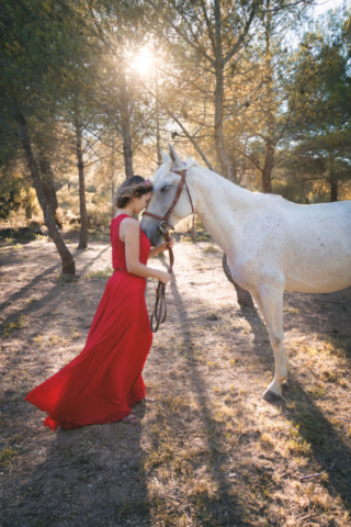Séance portrait animaux de compagnie, jeune fille et son cheval, photo jument